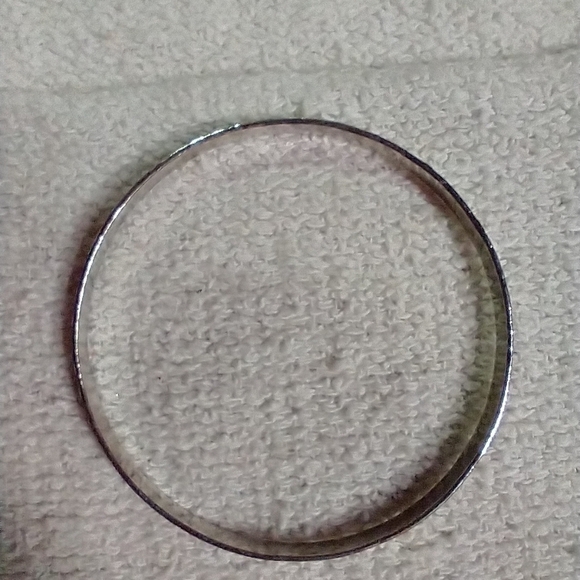 Silvertone textured bangle bracelet - Picture 2 of 3